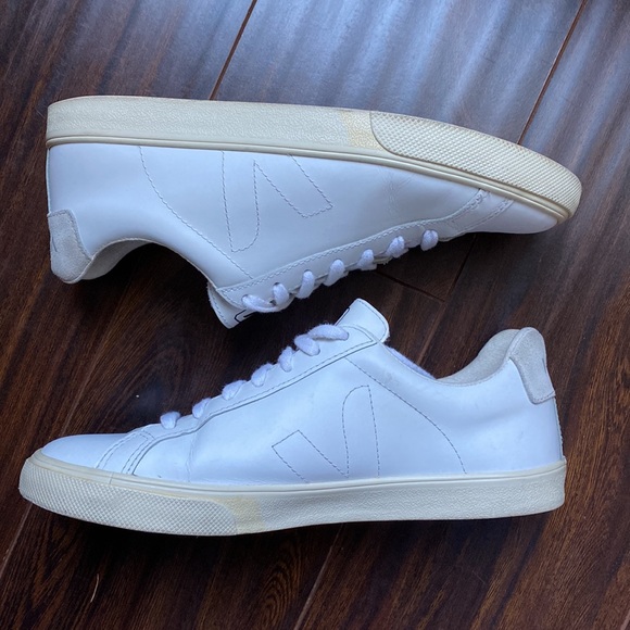 VEJA Esplar Leather Logo Sneakers - Picture 7 of 14
